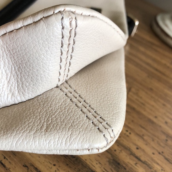 BEAUTIFUL Kate Spade Crossbody Bag - Picture 8 of 16